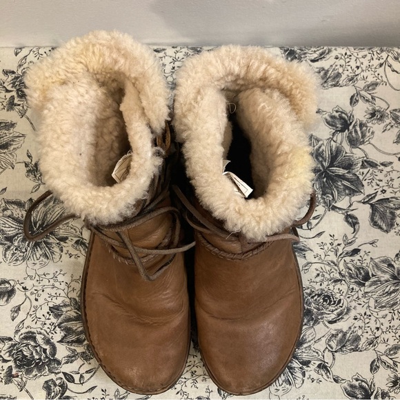 UGG Sz 9 Rianne Shearling Lined Leather Front Wrap Lace Ankle Booties - Picture 4 of 16